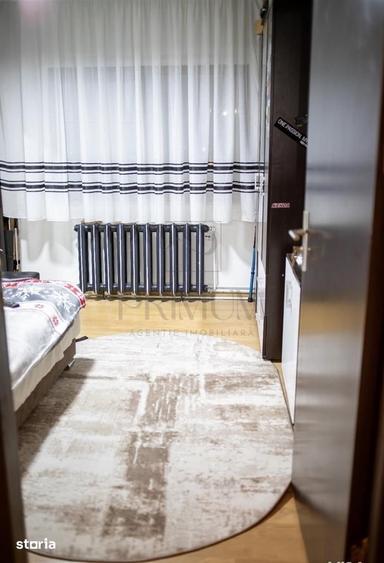 Apartament cu 4 camere decomandat în Girocului