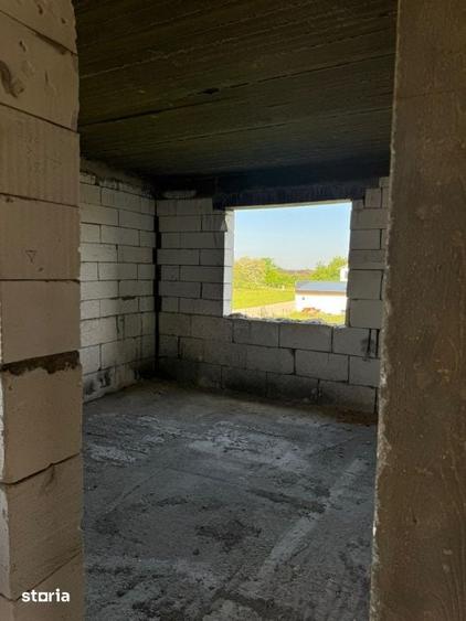 Casă cu 6 camere cu Teren 450 Mp în Malu Mare