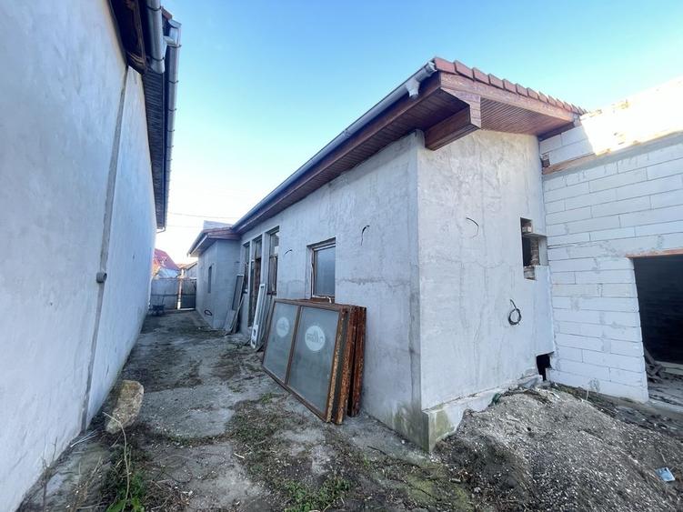 Casa de vanzare, 5 camere, nou renovata! - 3