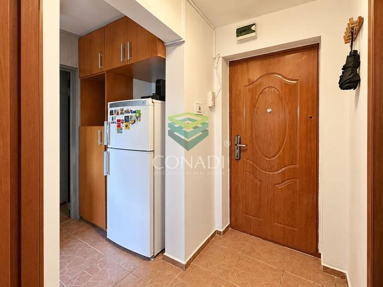 Apartament cu 2 camere semidecomandat în Berceni