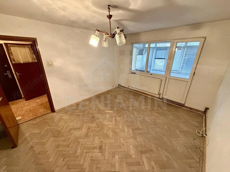 Apartament cu 2 camere semidecomandat în Brazda lui Novac