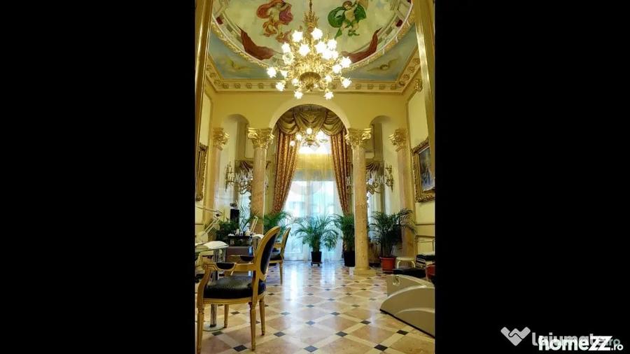 Casă cu 7 camere cu Teren 1125 Mp în Romană