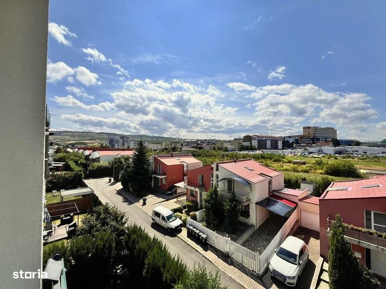 Apartament cu 3 camere decomandat în Bună Ziua