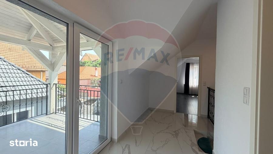 Casă cu 3 camere cu Teren 430 Mp în Central