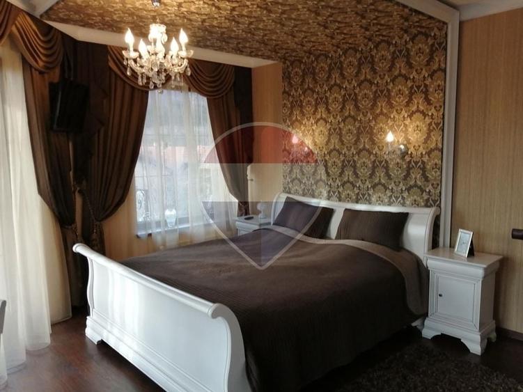 Casă individuală cu 9 camere cu Teren 1365 Mp în Valea Doftanei
