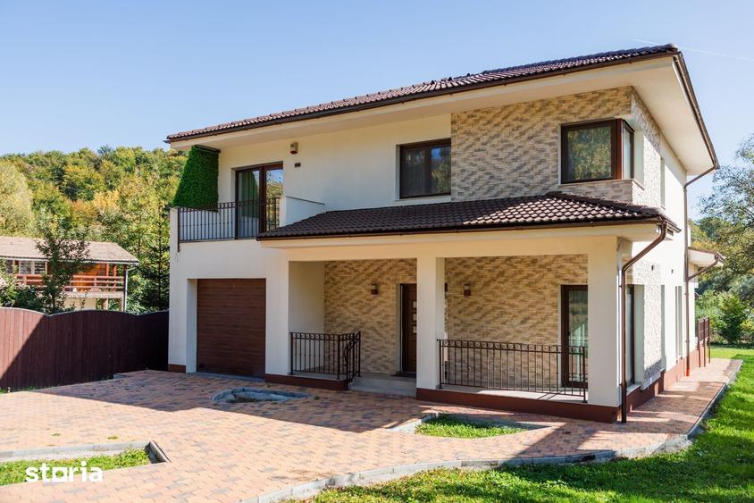 Casă cu 5 camere cu Teren 808 Mp în Dârste