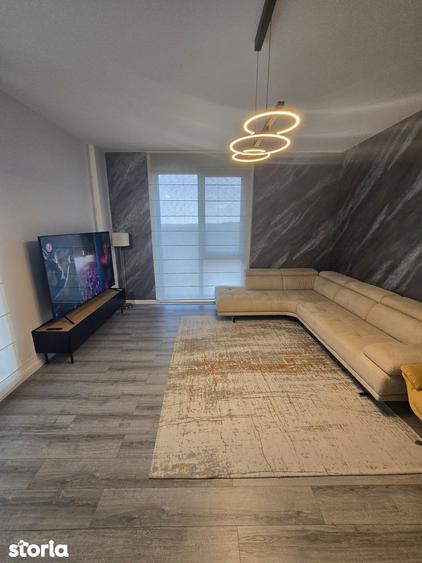 Apartament cu 3 camere, mobilat în Băneasa
