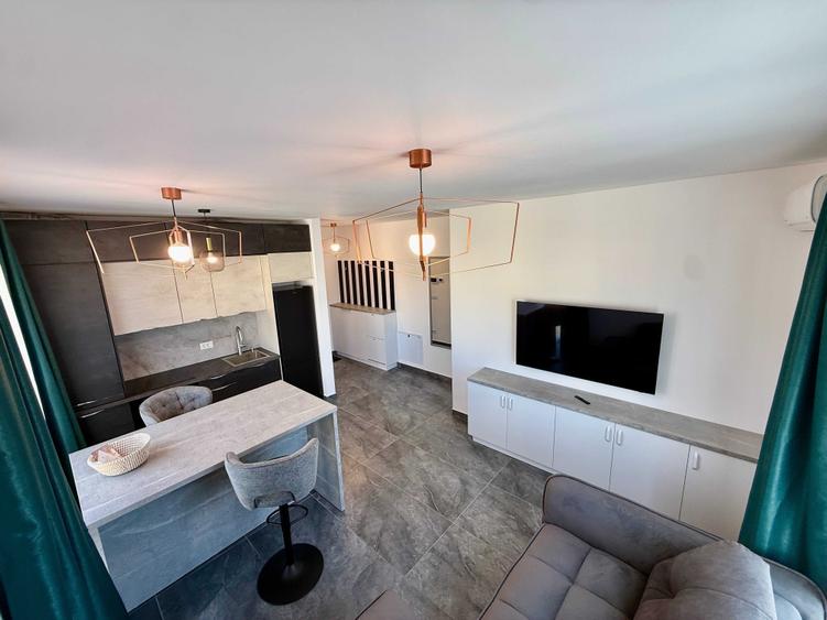 Apartament cu 2 camere decomandat în Central