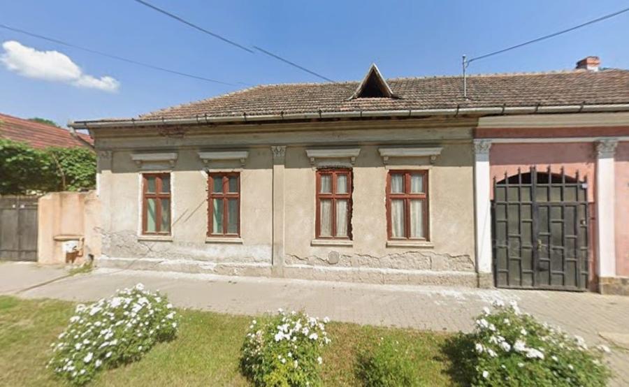 Casă individuală cu 3 camere cu Canalizare în Central