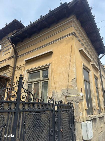 Casă cu 3 camere cu Canalizare în Ultracentral