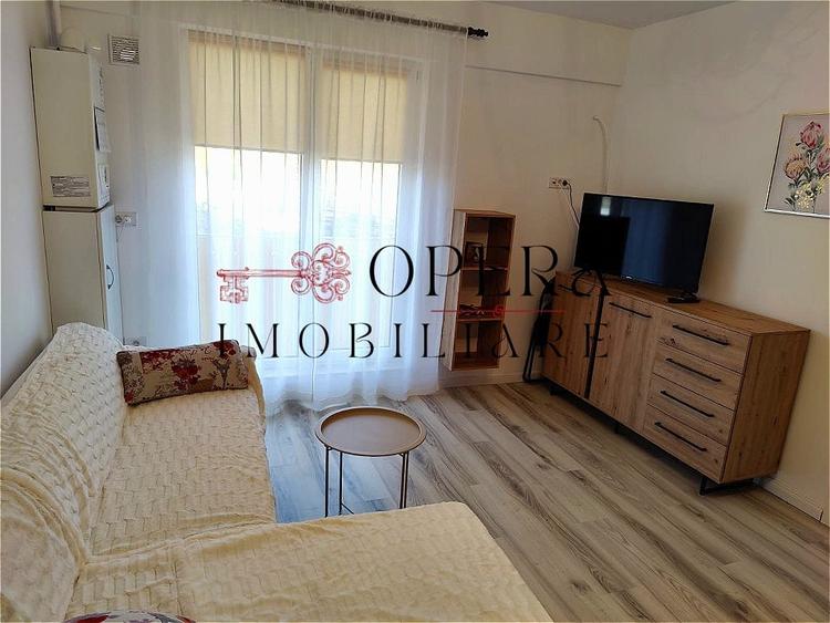 Apartament cu 2 camere decomandat în Podul de Fier