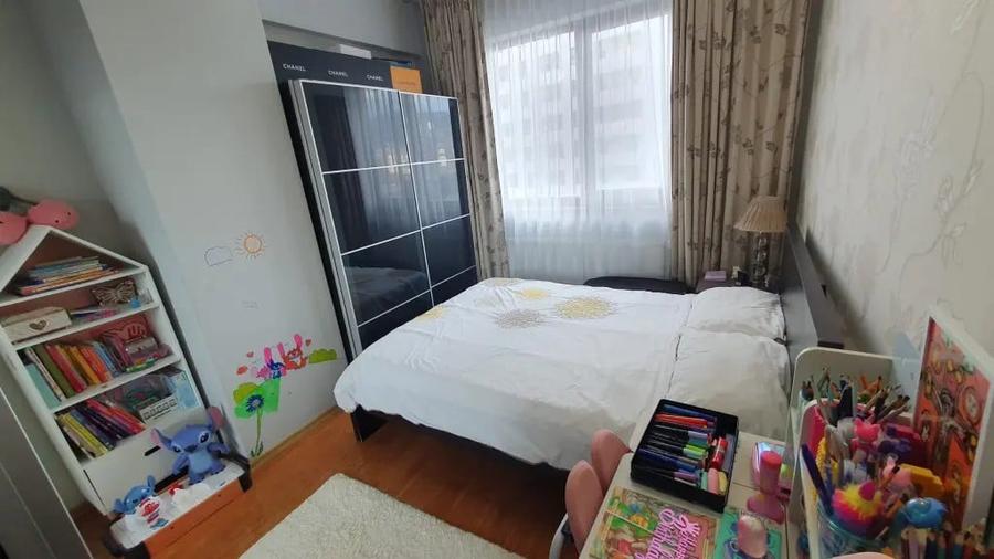 Apartament cu 3 camere decomandat în Vest
