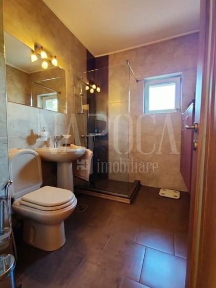 Casă individuală cu 9 camere cu Canalizare în Zorilor