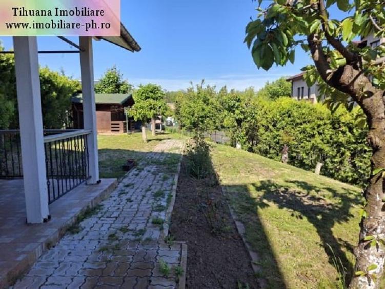 Casă individuală cu 4 camere cu Canalizare în Periferie