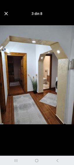 Apartament cu 3 camere decomandat în Est