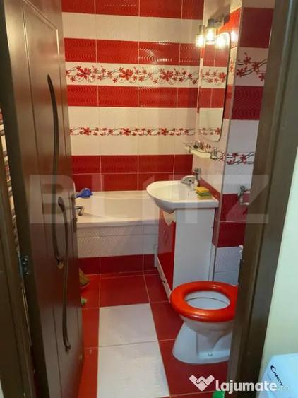 Apartament cu 3 camere decomandat în Micro 16