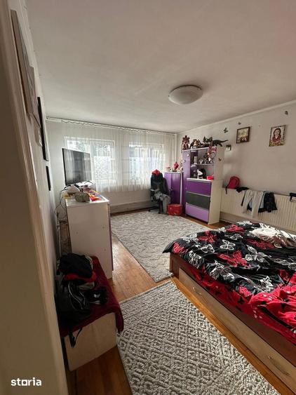 Casă cu 4 camere cu Teren 303 Mp în Rahova
