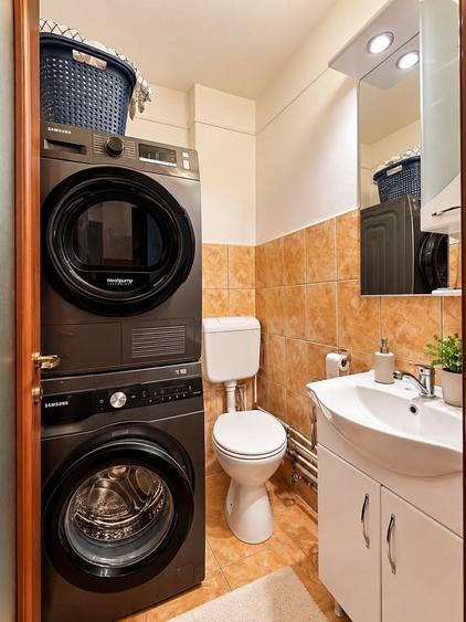 Apartament cu 4 camere decomandat în Decebal