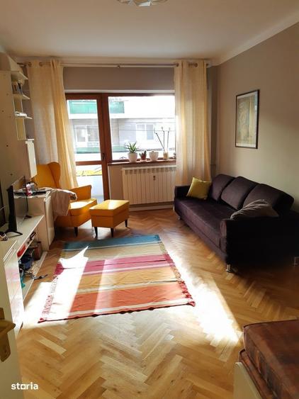 Apartament cu 3 camere, mobilat în Central