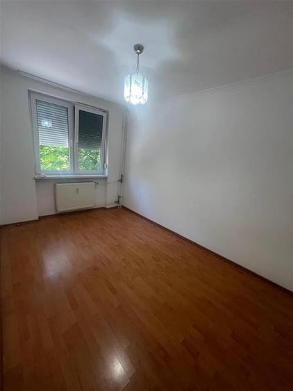 Apartament cu 3 camere decomandat în Rogerius