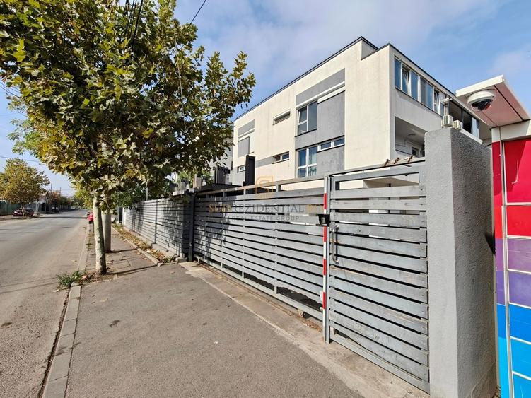 Apartament cu 3 camere decomandat, mobilat în Berceni