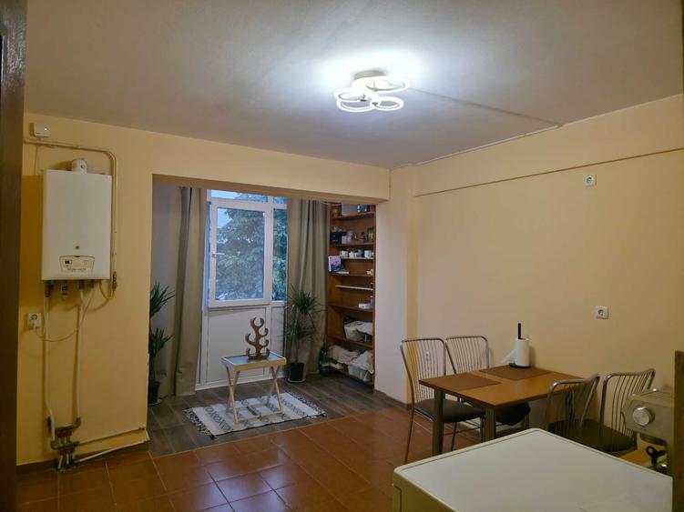 Apartament cu 2 camere decomandat în Tătărași