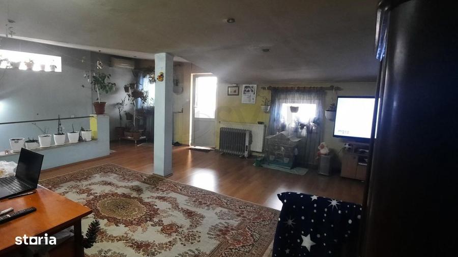Casă cu 3 camere cu Canalizare în Andronache