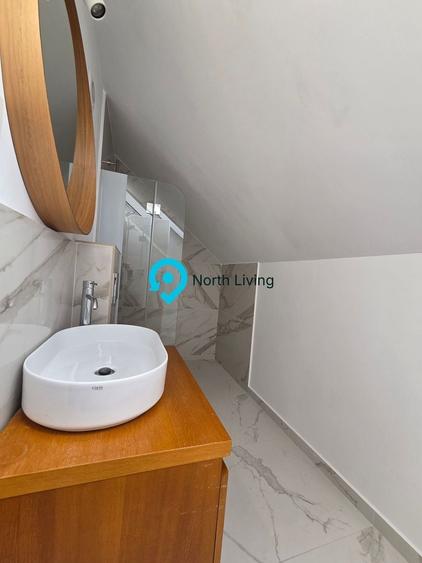 Duplex cu 5 camere cu Canalizare în Nord-Vest
