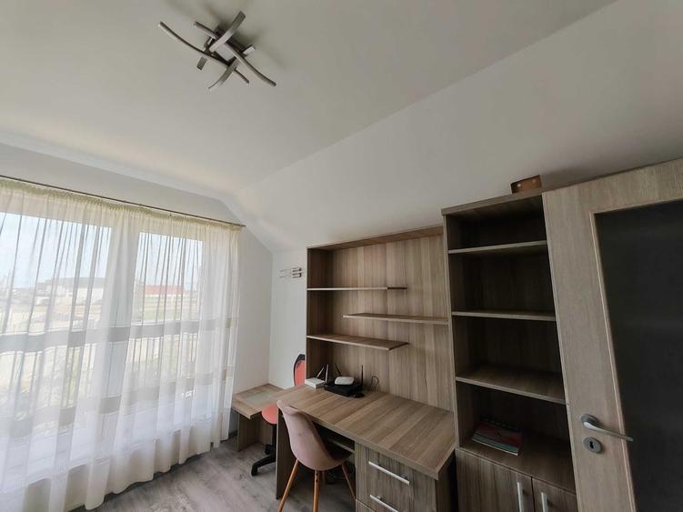 Casă cu 4 camere cu Teren 475 Mp în Central