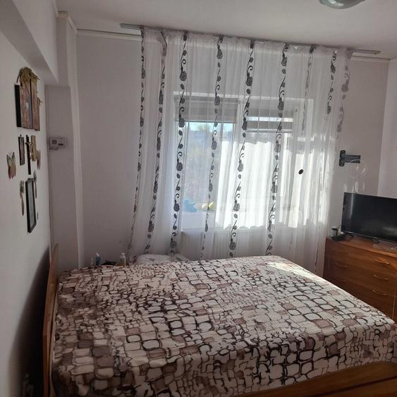 Apartament cu 2 camere decomandat în Exterior Vest