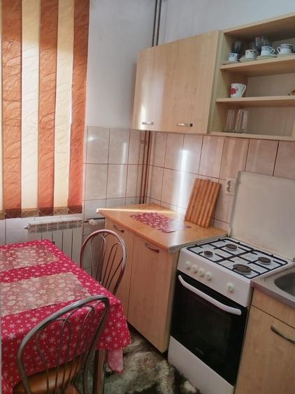 Garsonieră decomandată în 23 August