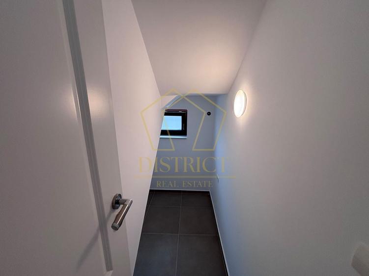 Duplex cu 5 camere cu Canalizare în Dumbrăvița