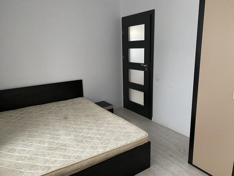 Apartament cu 3 camere decomandat în Florești