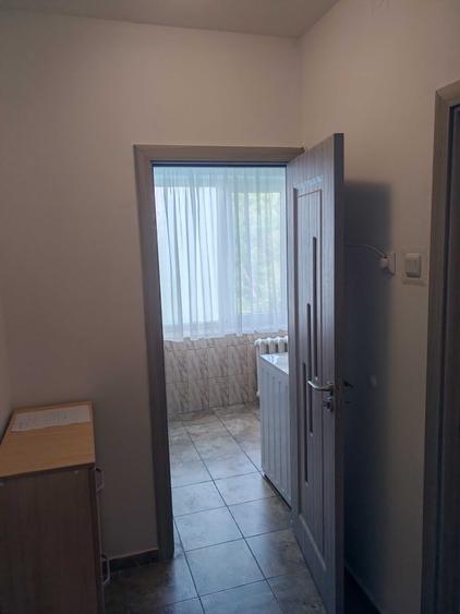 Garsonieră decomandată în Gorjului