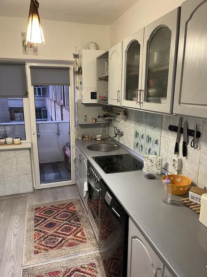 Apartament cu 3 camere decomandat în Exterior Vest