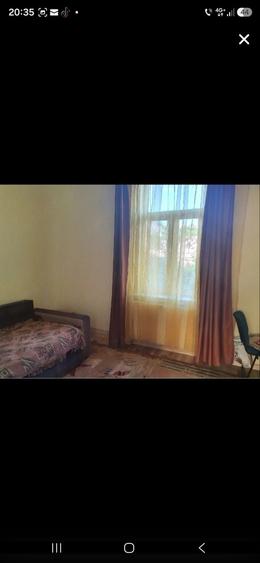 Casă cu 3 camere cu Teren 300 Mp în Central
