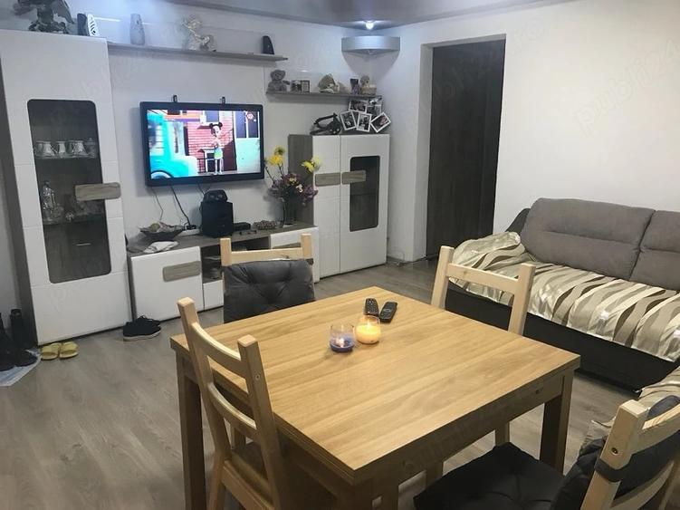 Apartament cu 4 camere semidecomandat în Central