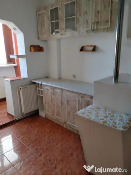 Apartament cu 2 camere semidecomandat în Exterior Vest