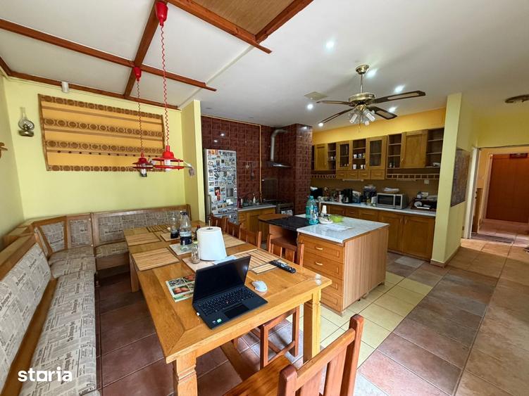 Casă cu 7 camere cu Teren 333 Mp în Tomis II