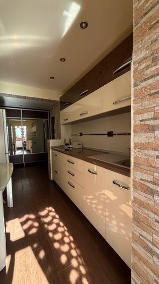 Apartament cu 2 camere decomandat în Școlilor