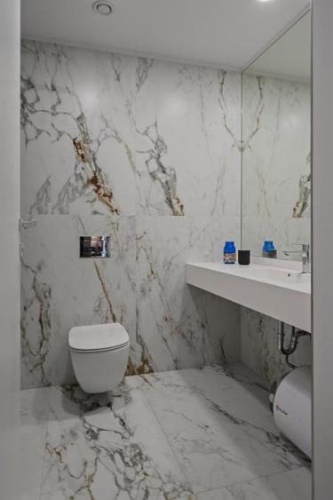 Apartament cu 3 camere decomandat, mobilat în Barbu Văcărescu
