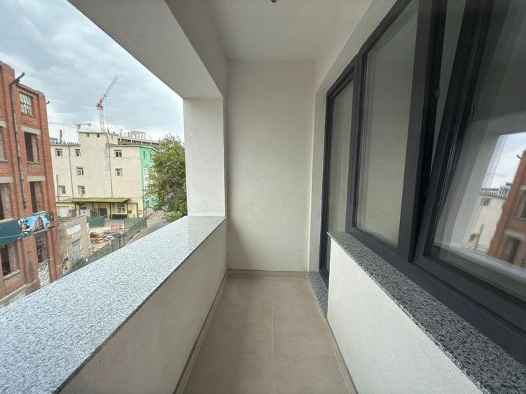 Apartament cu 3 camere decomandat în Nerva Traian