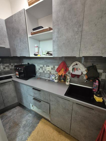 Apartament cu 3 camere semidecomandat în Cișmigiu