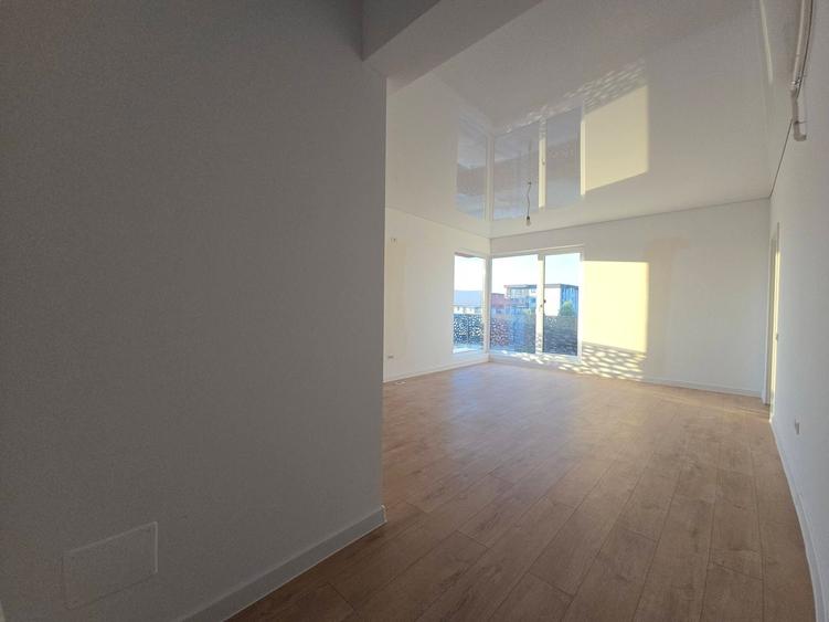 Apartament cu 3 camere decomandat în Dobroești