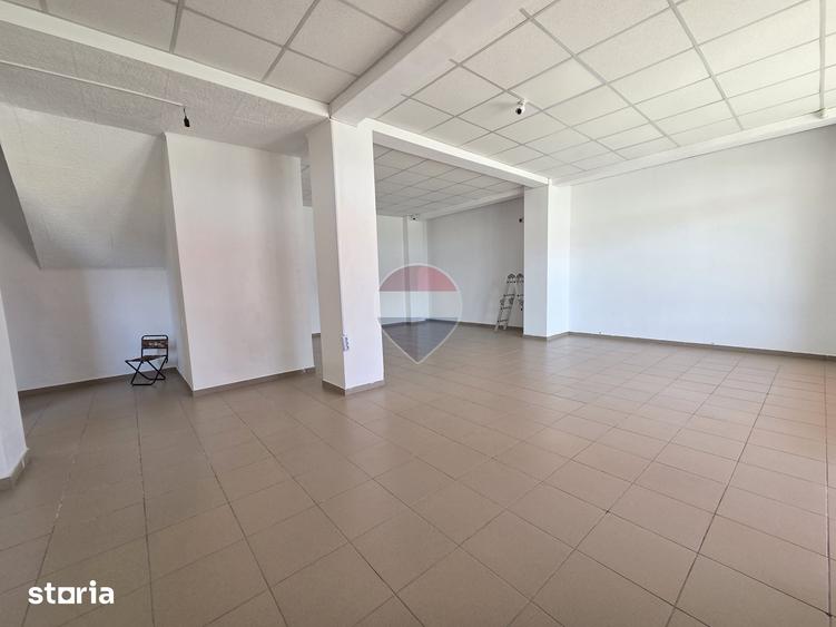 Spațiu comercial, de 50 mp, în Golești
