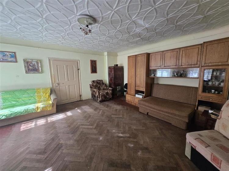 Apartament cu 2 camere semidecomandat, mobilat în Central