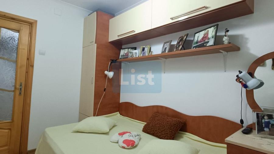 Apartament cu 4 camere decomandat, mobilat în Central