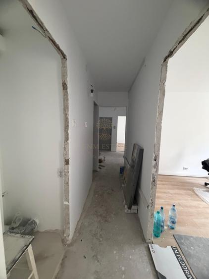 Apartament cu 3 camere decomandat în Berceni