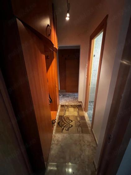 Apartament cu 3 camere semidecomandat în Alexandru cel Bun
