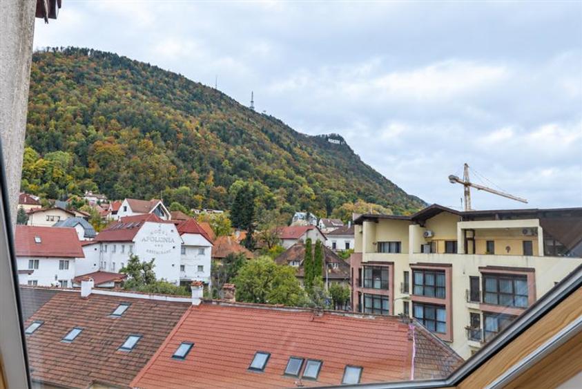 Apartament cu 3 camere decomandat, mobilat în Centrul Istoric